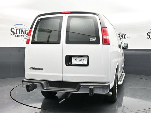 Used 2024 Chevrolet Express 2500 w/ Driver Convenience Package RWD image 8