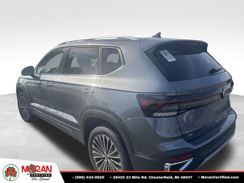 Used 2025 Volkswagen Taos SE FWD image 7