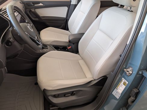 Used 2021 Volkswagen Tiguan SEL image 17