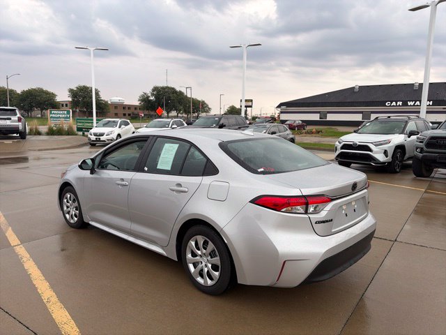 Used 2026 Toyota Corolla LE FWD image 5