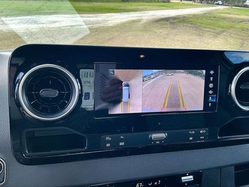 Used 2024 Mercedes-Benz Sprinter 2500 image 27