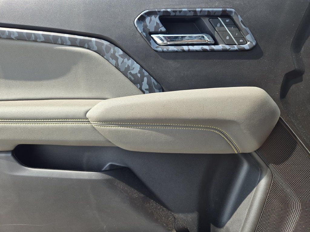 Certified 2025 Chevrolet Colorado ZR2 AWD/4WD image 23