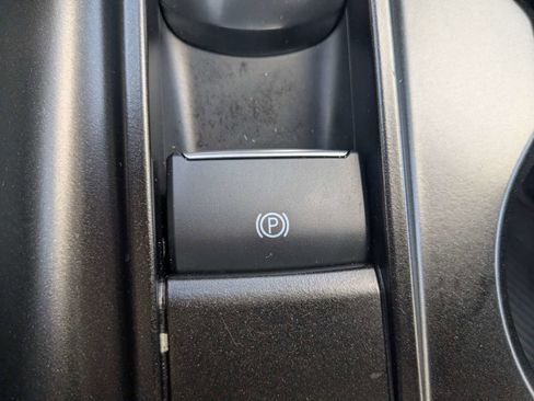 Used 2025 Ford Explorer Active w/ Active Comfort Package RWD image 29