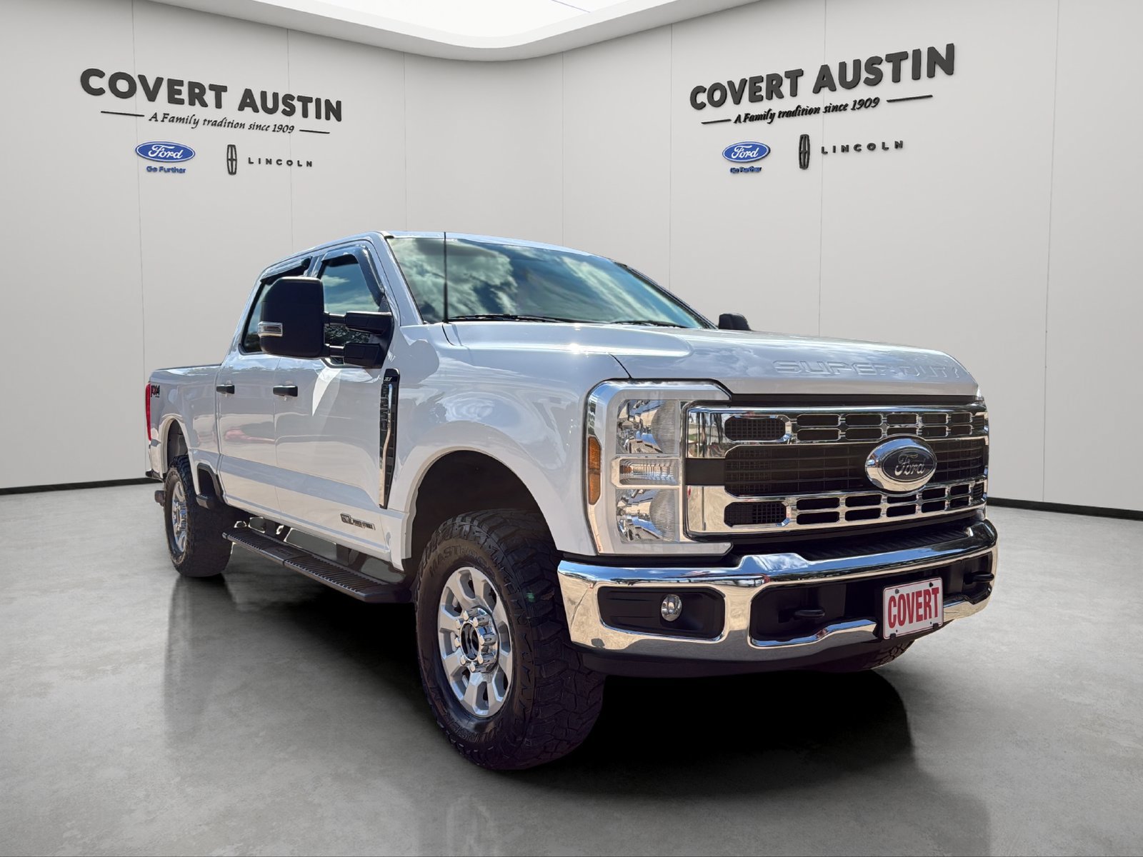 Used 2024 Ford F250 XLT w/ FX4 Off-Road Package AWD/4WD image 7