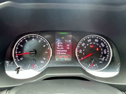 Used 2021 Toyota RAV4 LE FWD image 19