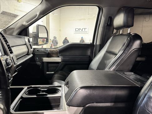 Used 2017 Ford F250 Lariat w/ Lariat Value Package image 18