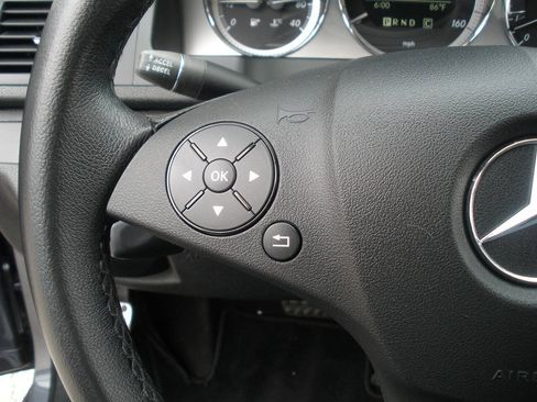 Used 2010 Mercedes-Benz C 300 4MATIC Sedan image 38