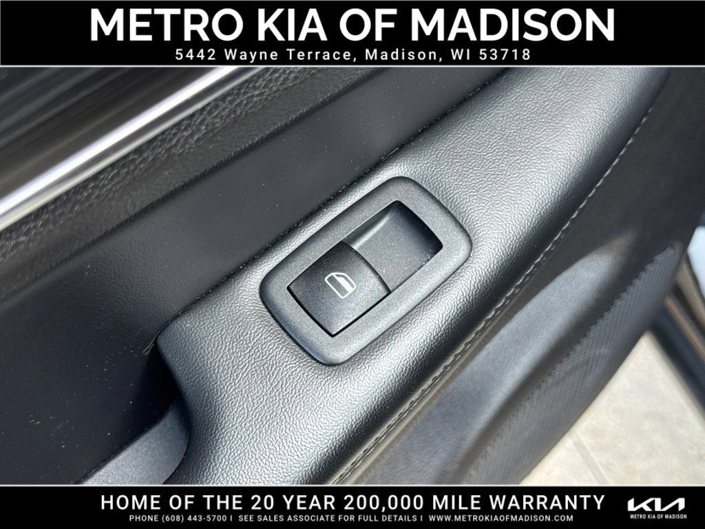 Used 2021 Jeep Grand Cherokee Limited AWD/4WD image 30