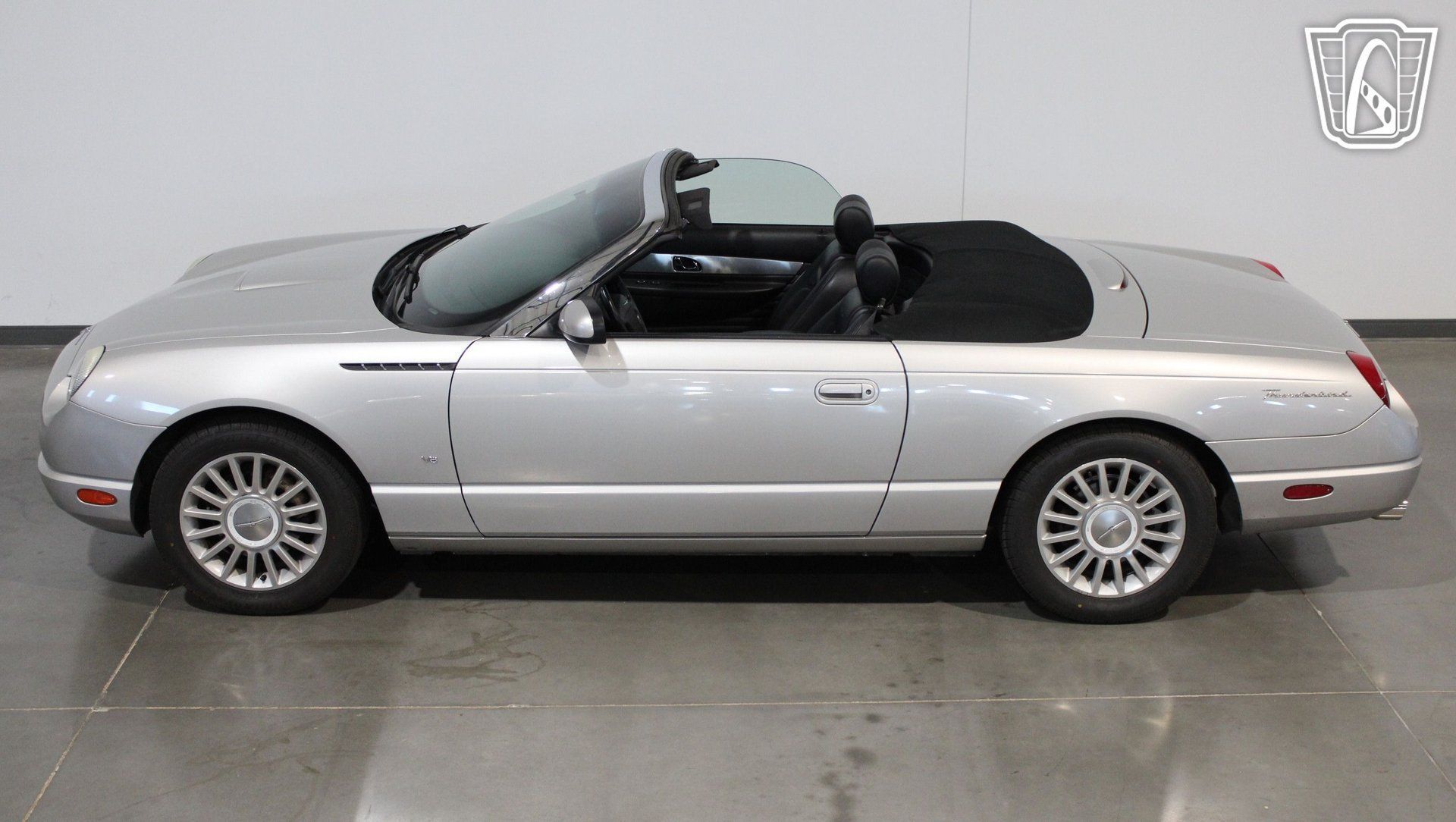 Used 2004 Ford Thunderbird RWD image 11