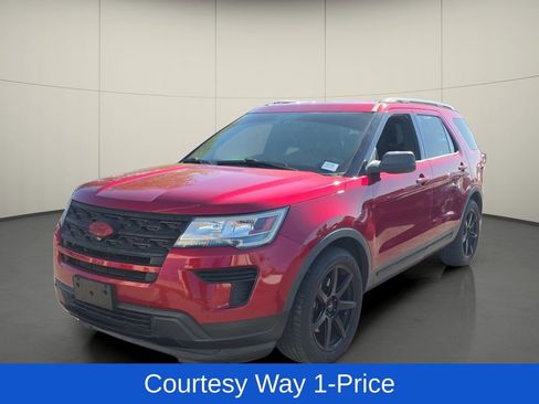 Used 2019 Ford Explorer XLT FWD image 4