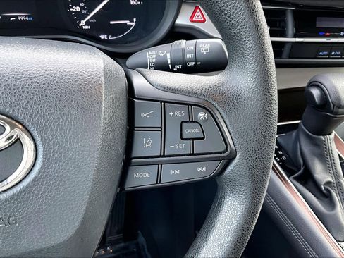 Certified 2023 Toyota Sienna LE image 24