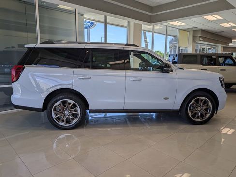 New 2026 Ford Expedition King Ranch AWD/4WD image 3