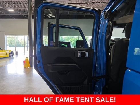 Used 2024 Jeep Wrangler Unlimited Sahara w/ Technology Group AWD/4WD image 16