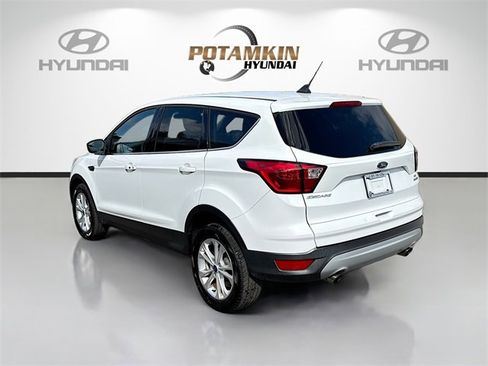 Used 2019 Ford Escape SE image 7