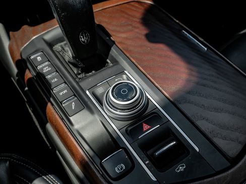 Used 2019 Maserati Levante S GranLusso image 26