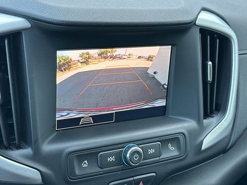 Used 2024 GMC Terrain SLE image 27