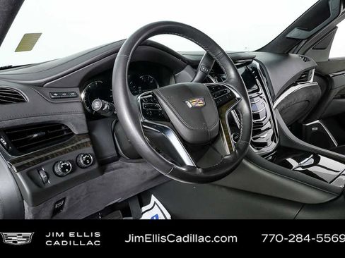 Used 2020 Cadillac Escalade ESV Platinum image 4