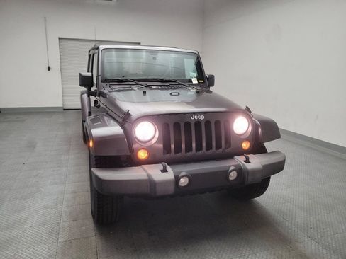 Used 2014 Jeep Wrangler Unlimited Sahara w/ Connectivity Group AWD/4WD image 14