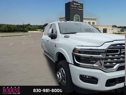 Used 2025 RAM 3500 Limited AWD/4WD image 3