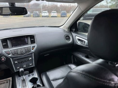 Used 2018 Nissan Pathfinder SL w/ SL Premium Package image 23