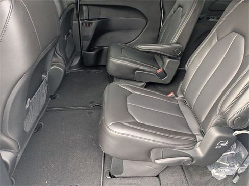 New 2026 Chrysler Voyager LX image 24