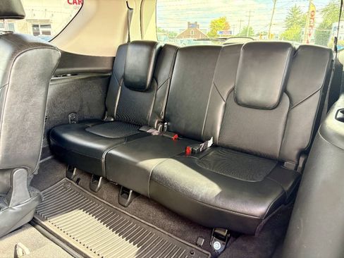 Used 2014 INFINITI QX80 4WD w/ Deluxe Touring Package image 26