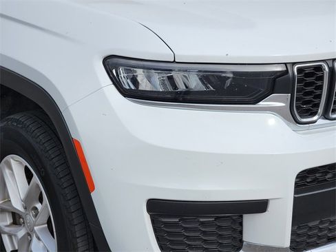 Used 2023 Jeep Grand Cherokee L Laredo image 9