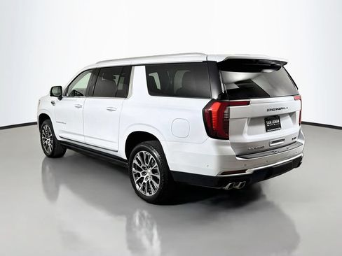 Used 2026 GMC Yukon XL Denali w/ Sun & Power Step Package AWD/4WD image 5