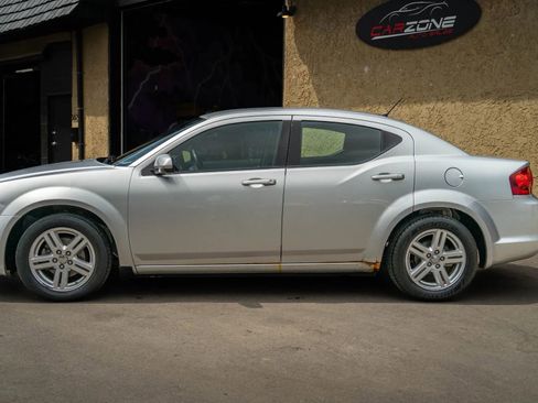 Used 2012 Dodge Avenger SXT FWD image 16