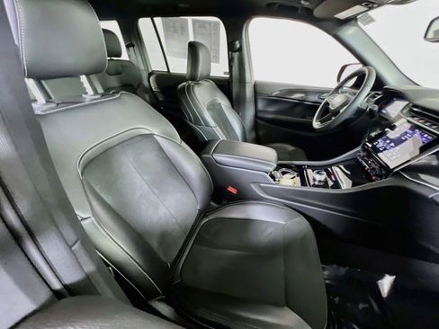 Used 2023 Jeep Grand Cherokee Altitude image 27