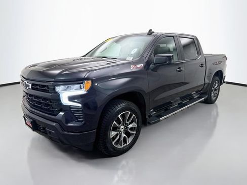 Used 2022 Chevrolet Silverado 1500 RST AWD/4WD image 3