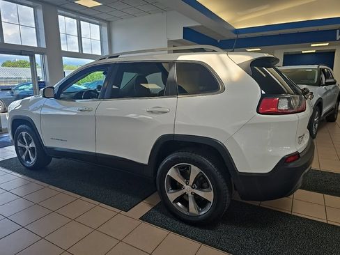Used 2019 Jeep Cherokee Limited AWD/4WD image 4