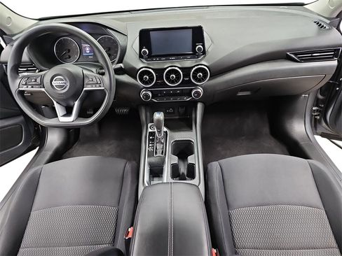 Used 2020 Nissan Sentra S image 9