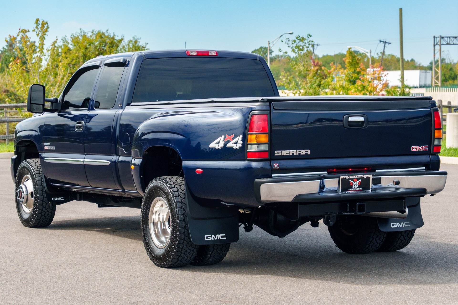 Used 2006 GMC Sierra 3500 SLE w/ Heavy-Duty Power Package AWD/4WD image 14