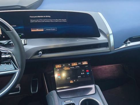 New 2026 Cadillac Vistiq Premium Luxury AWD/4WD image 17