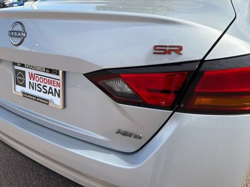 Used 2024 Nissan Altima 2.5 SR w/ SR Premium Package AWD/4WD image 13