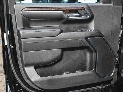 Used 2024 GMC Sierra 1500 Elevation image 8