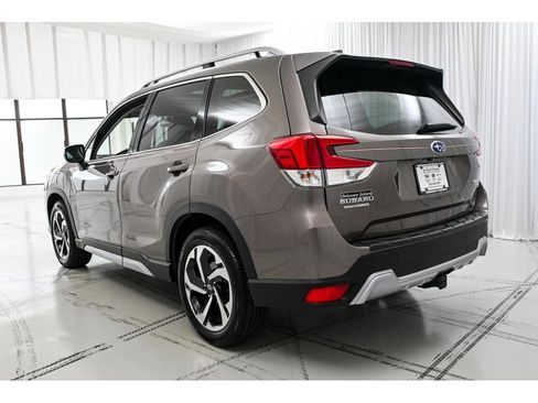 Used 2023 Subaru Forester Touring AWD/4WD image 5