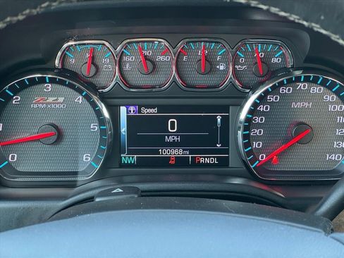 Used 2018 Chevrolet Silverado 1500 LT w/ All Star Edition image 8