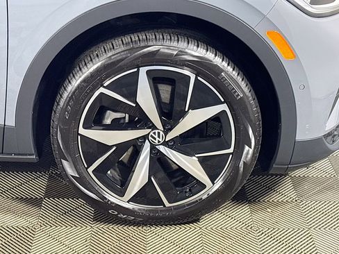 Certified 2025 Volkswagen ID.4 Pro S AWD/4WD image 24
