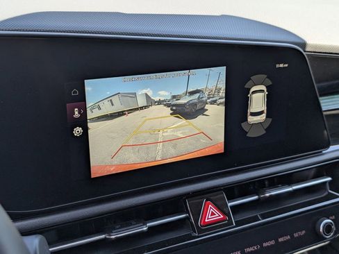 Used 2023 Kia Niro SX Touring FWD image 28