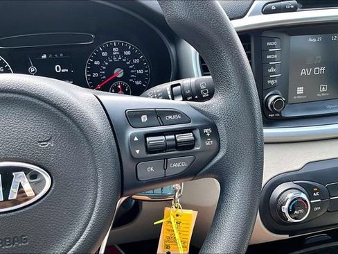 Used 2018 Kia Sorento FWD image 12