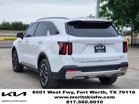 Used 2025 Kia Sorento S AWD/4WD image 4
