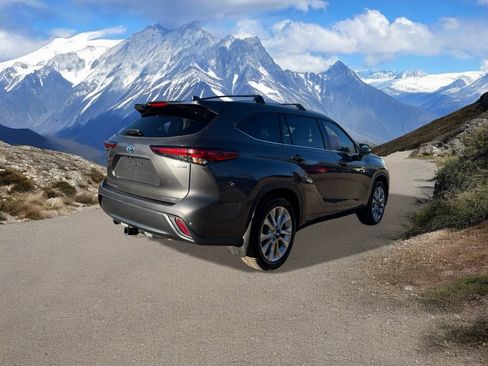 Used 2022 Toyota Highlander Limited image 5