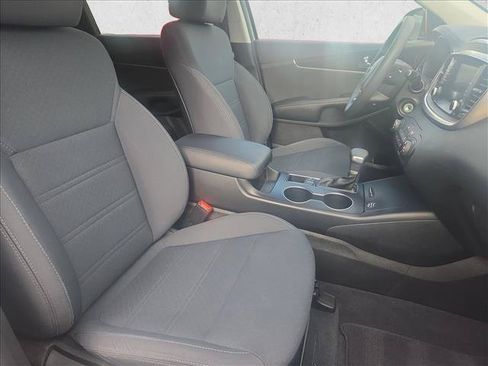 Used 2020 Kia Sorento LX FWD image 17