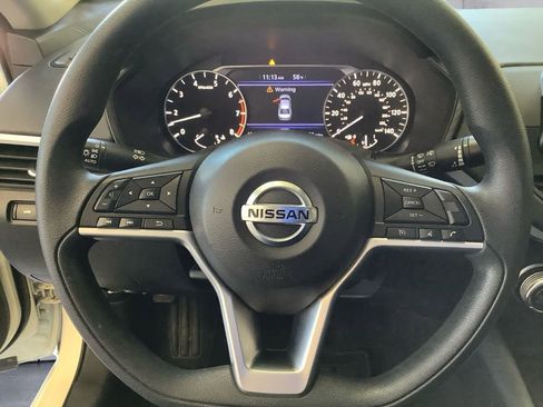 Used 2021 Nissan Altima 2.5 SV FWD image 9