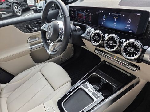 Certified 2024 Mercedes-Benz GLB 250 4MATIC image 35