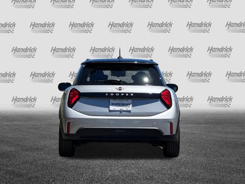 Used 2025 MINI Cooper 2-Door Hardtop FWD image 6
