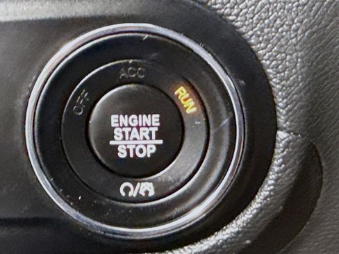 Used 2023 Maserati Levante GT AWD/4WD image 21