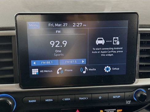 Used 2025 Hyundai Venue SEL image 21